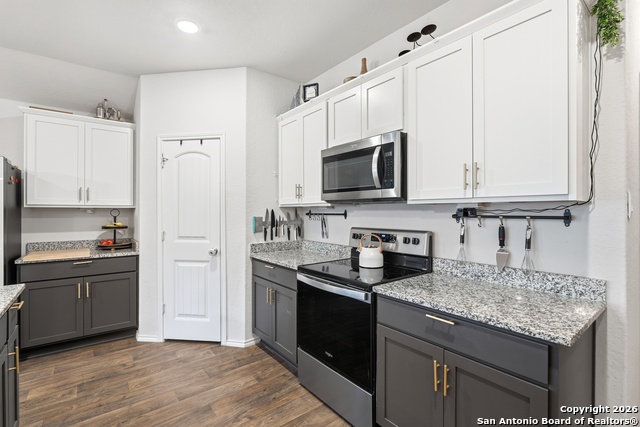 Image 13 of 44 For 404 Signe  