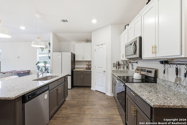 Image 14 of 44 For 404 Signe  