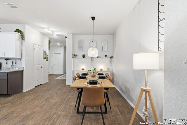 Image 18 of 44 For 404 Signe  