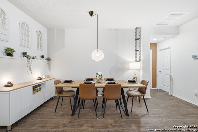 Image 19 of 44 For 404 Signe  