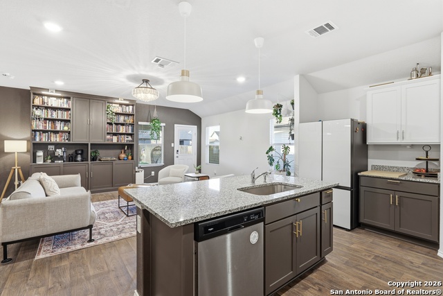 Image 20 of 44 For 404 Signe  