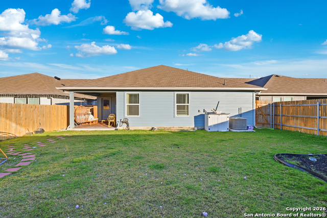 Image 40 of 44 For 404 Signe  