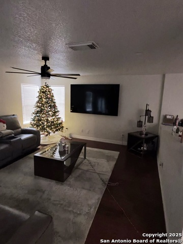 Image 4 of 4 For 1418 Sunbend