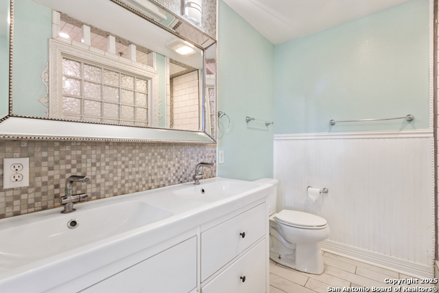 Image 11 of 21 For 3401 Sugarhill Dr.