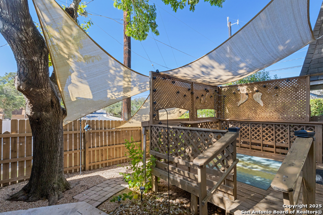 Image 18 of 21 For 3401 Sugarhill Dr.