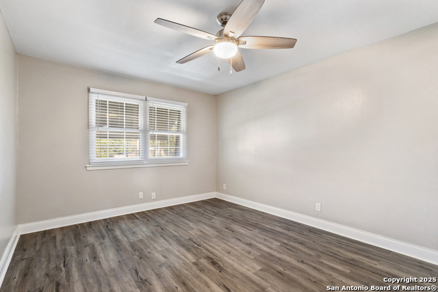 Image 9 of 21 For 3401 Sugarhill Dr.