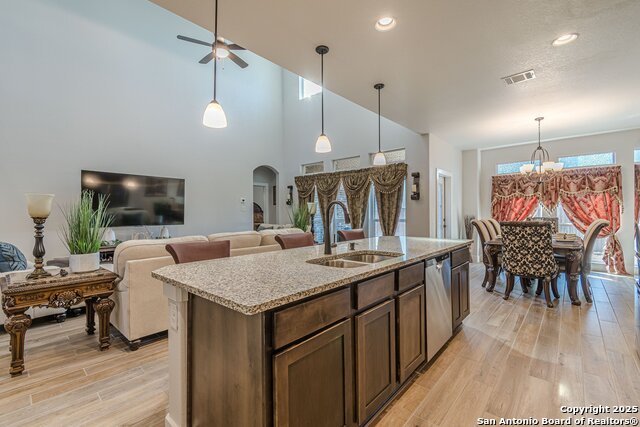 Image 18 of 43 For 2564 Ayers  