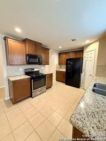 Image 7 of 24 For 741 Clearbrook Ave