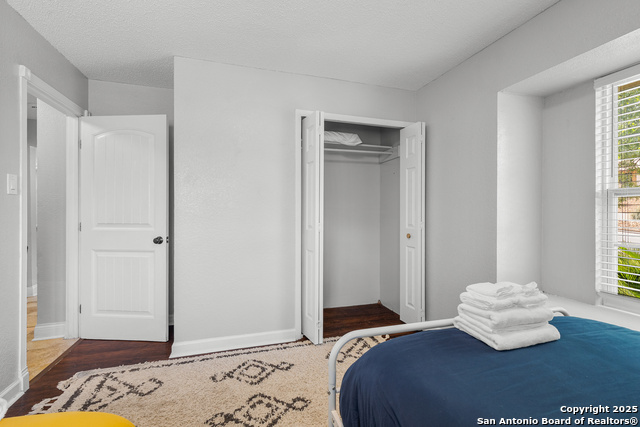 Image 19 of 33 For 6806 Farrow Pl