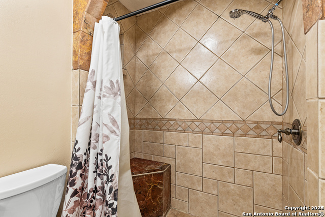 Image 23 of 33 For 6806 Farrow Pl