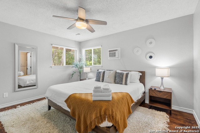 Image 24 of 33 For 6806 Farrow Pl