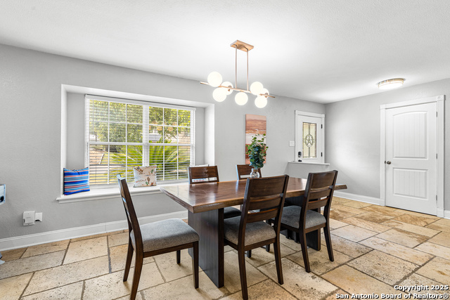 Image 6 of 33 For 6806 Farrow Pl