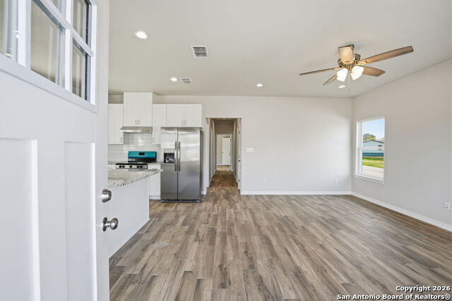 Image 10 of 45 For 700 8th  