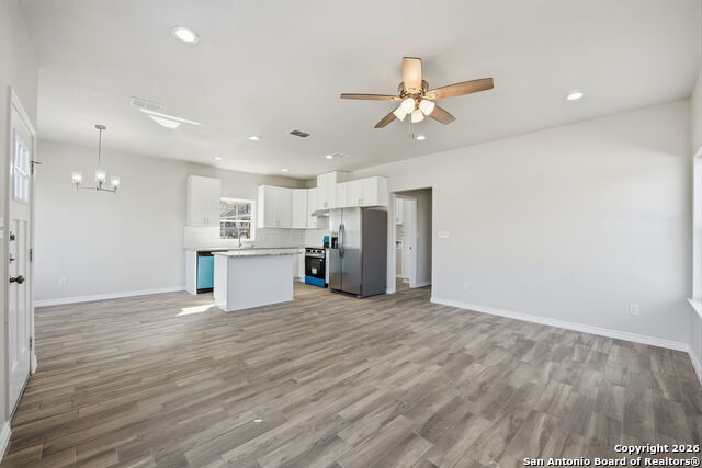 Image 15 of 45 For 700 8th  