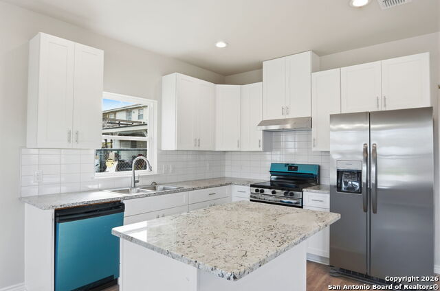 Image 16 of 45 For 700 8th  