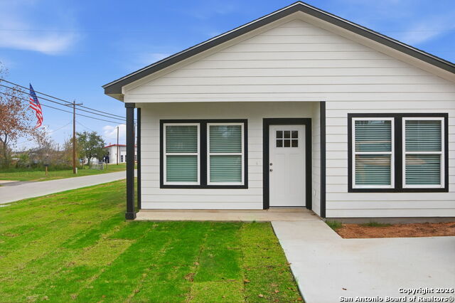 Image 2 of 45 For 700 8th  