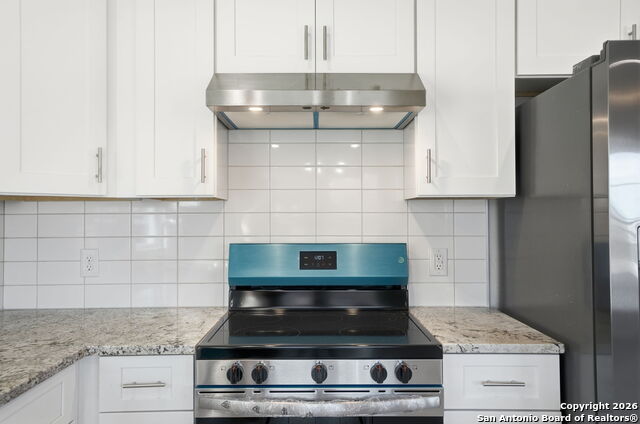 Image 24 of 45 For 700 8th  