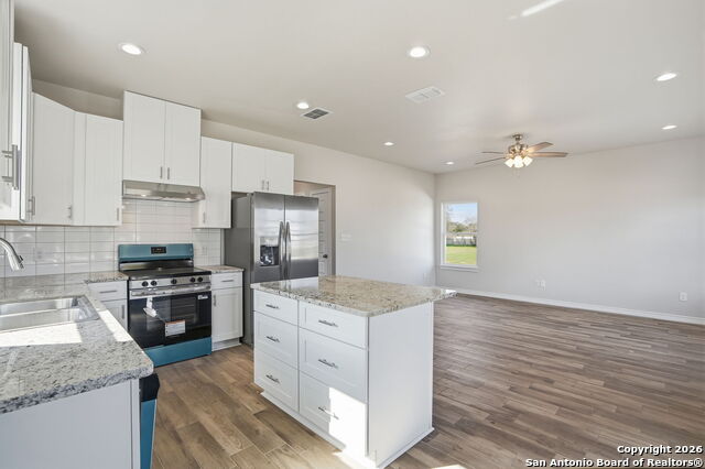 Image 25 of 45 For 700 8th  