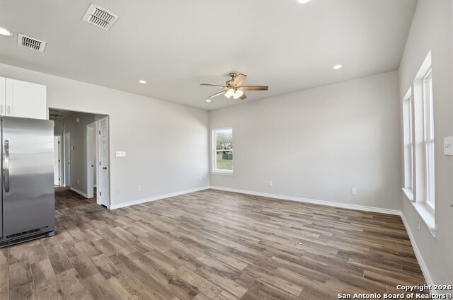 Image 26 of 45 For 700 8th  