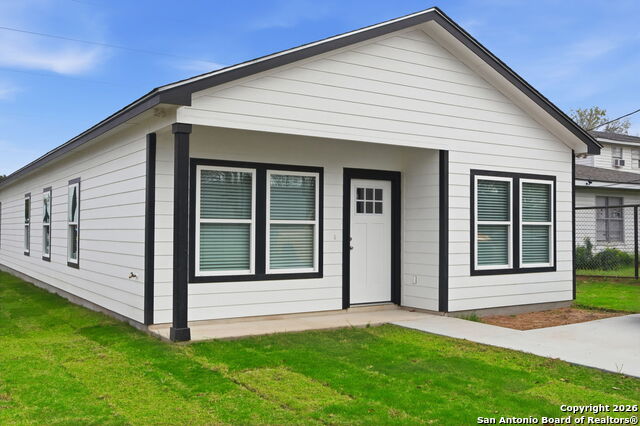 Image 4 of 45 For 700 8th  