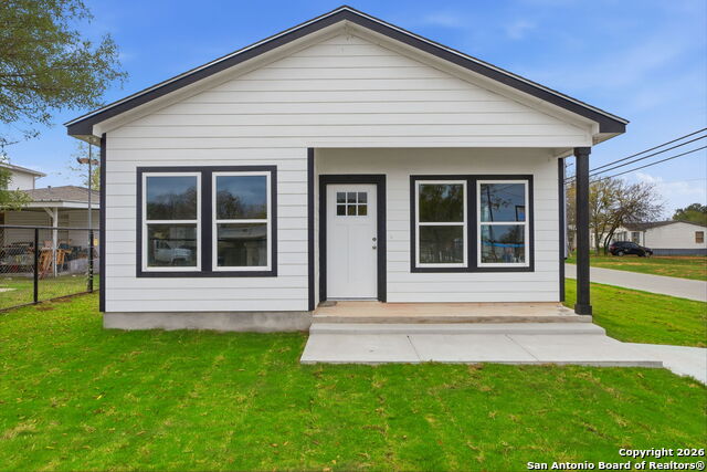 Image 5 of 45 For 700 8th  