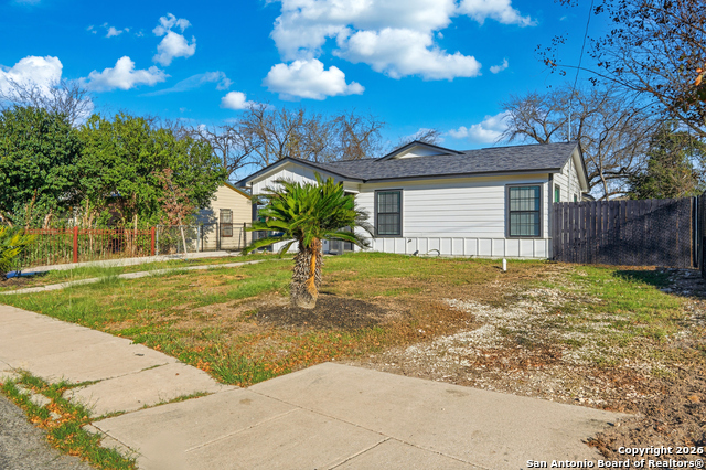 Image 4 of 30 For 6415 Buena Vista