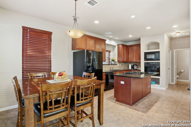 Image 20 of 59 For 242 Sable Falls