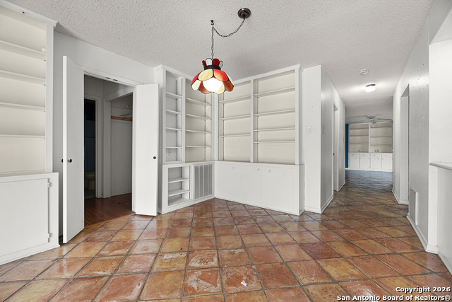 Image 22 of 36 For 609 Rudeloff