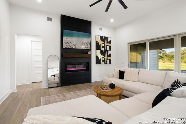 Image 10 of 30 For 187 Stone Loop