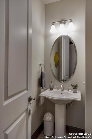 Image 16 of 30 For 1202 Flores S 104