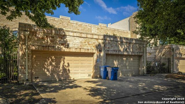 Image 27 of 30 For 1202 Flores S 104