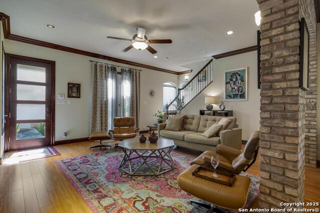 Image 3 of 30 For 1202 Flores S 104