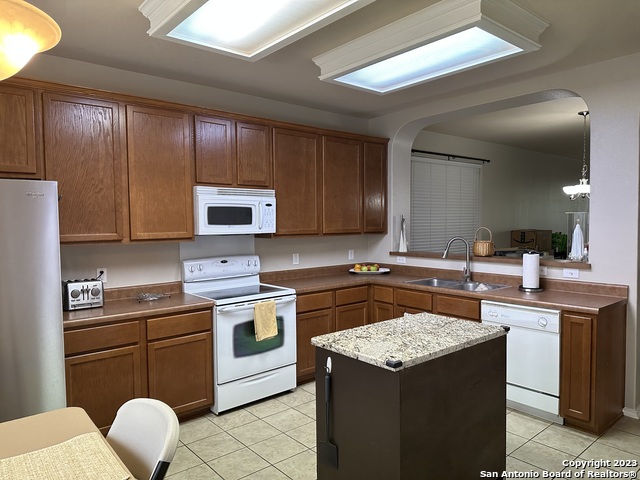 Image 12 of 32 For 142 Blue Sage Ln  6