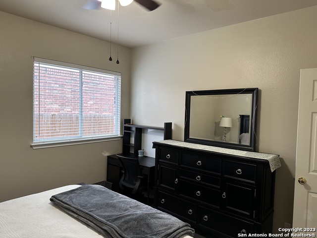 Image 15 of 32 For 142 Blue Sage Ln  6