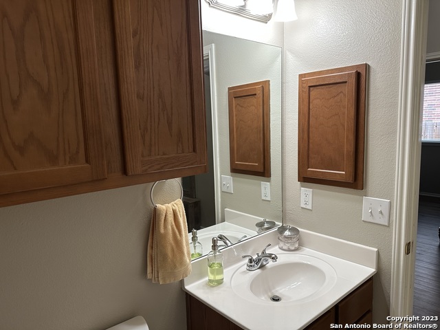 Image 18 of 32 For 142 Blue Sage Ln  6