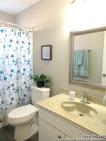 Listing photo id 10 for 600 River  