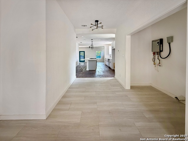 Listing photo id 22 for 419 Huisache W