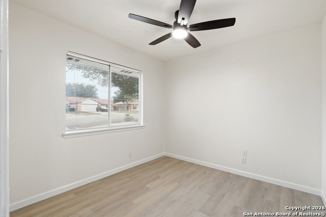 Image 17 of 22 For 4706 Esterbrook