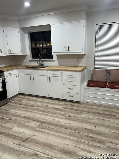 Image 5 of 20 For 302 Storeywood