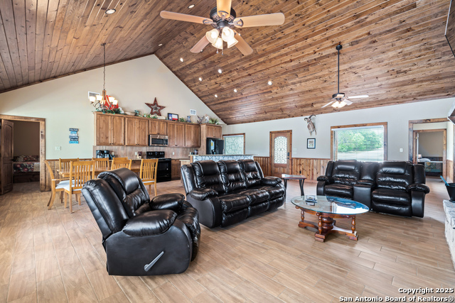 Image 34 of 47 For 72 Mountain Laurel