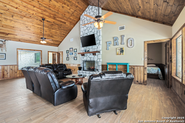 Image 35 of 47 For 72 Mountain Laurel