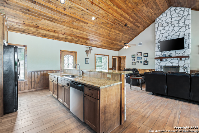 Image 39 of 47 For 72 Mountain Laurel