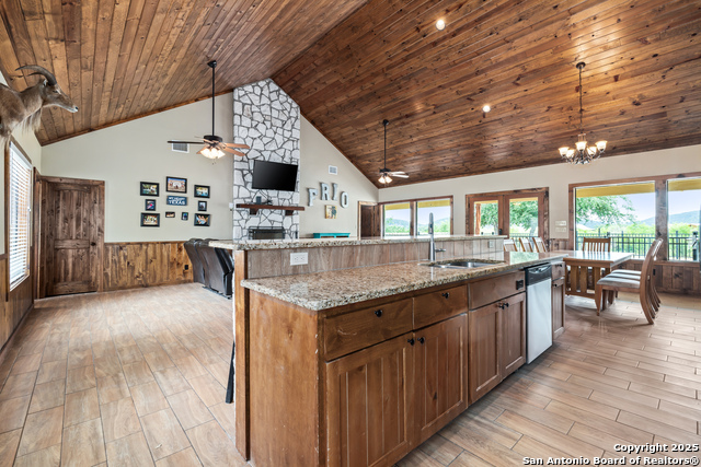 Image 4 of 47 For 72 Mountain Laurel