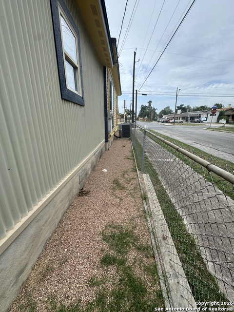 Image 16 of 17 For 1902 Buena Vista