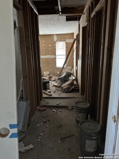 Image 15 of 25 For 423 Burton Ave