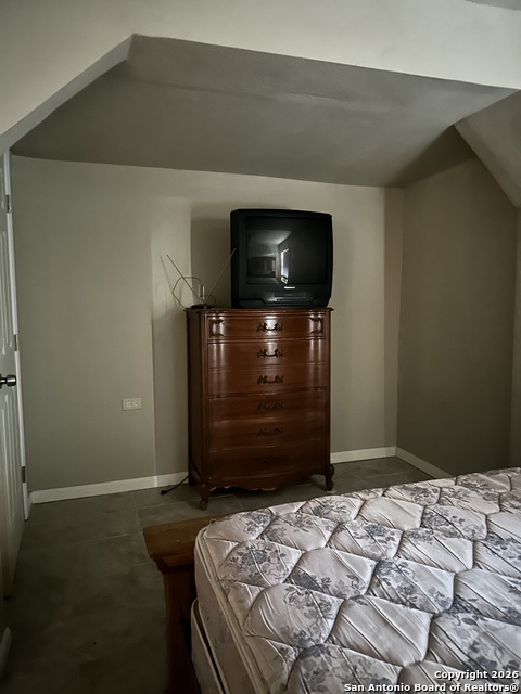 Image 16 of 25 For 423 Burton Ave