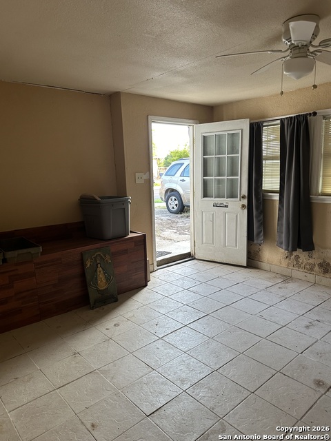 Image 18 of 25 For 423 Burton Ave