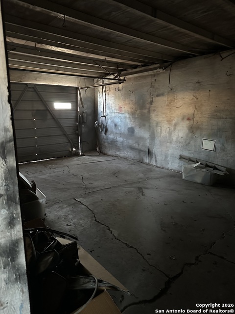 Image 21 of 25 For 423 Burton Ave