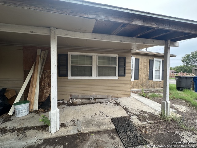 Image 4 of 25 For 423 Burton Ave