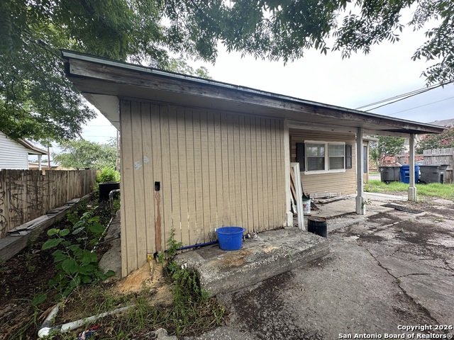 Image 5 of 25 For 423 Burton Ave